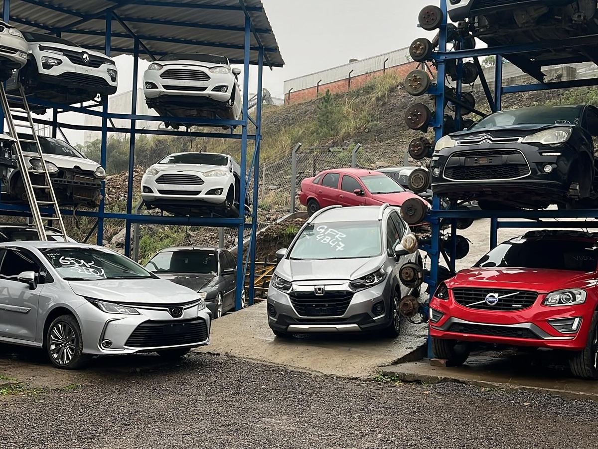 Área interna e estrutura da RS Auto Peças